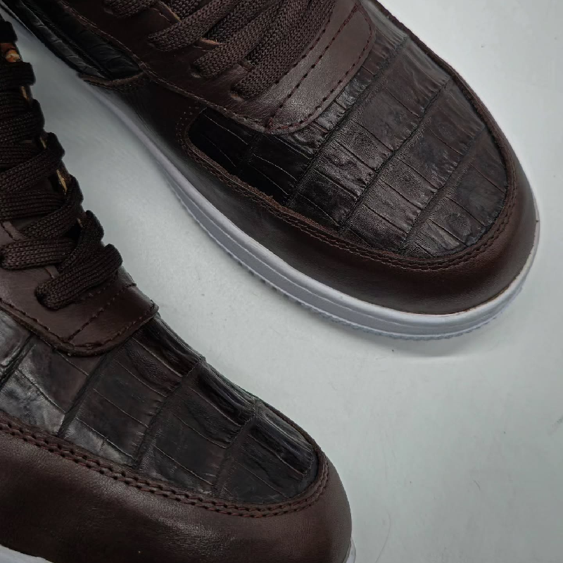 Classic Men's Sneakers