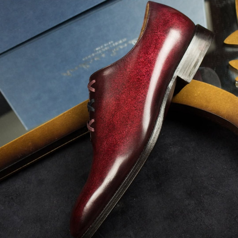 Elegant And Eye-catching / Red Velvet Patina Oxford