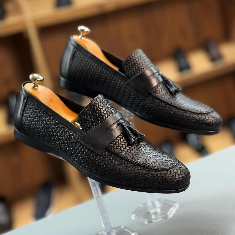 Men Textured Formal Tassel Loafers