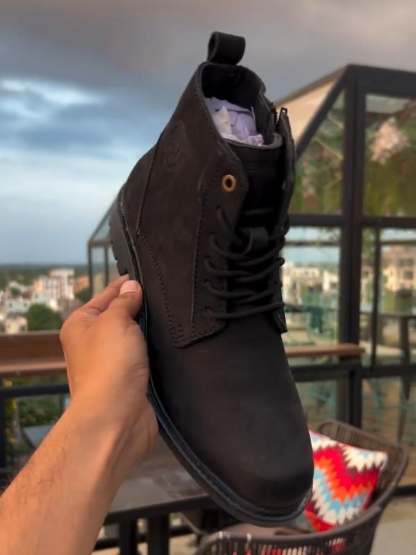 Classic And Comfortable Nubuck Leather Boot