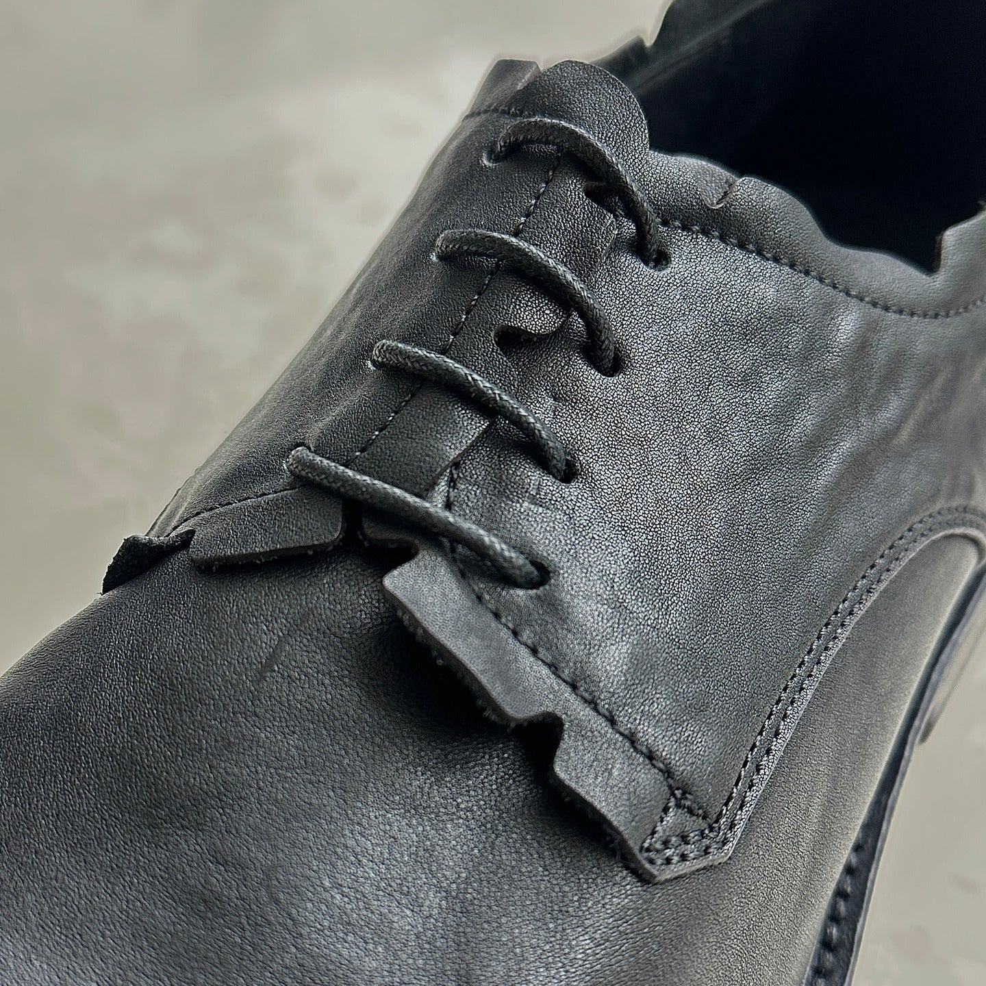 Trimmed Derby (2026) MB.Lace Up Closure. Trimmed Shoe Collar And Eyestay. Unstructured Vamp. Cow Leather Sole.