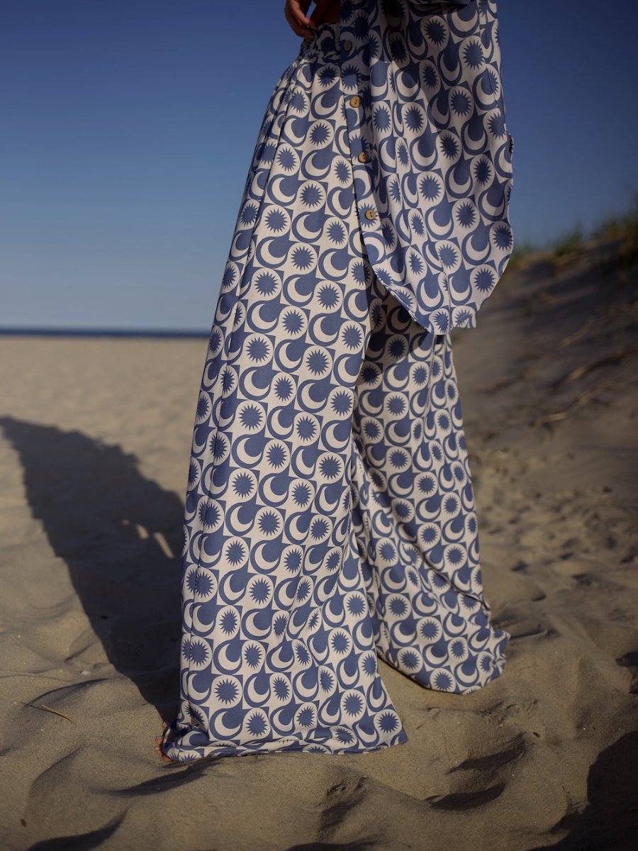 Geometric Print Button Suit